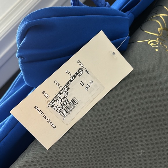 Brand new, never worn, MOG gown. Off the shoulder, one shoulder strap. - Picture 2 of 4